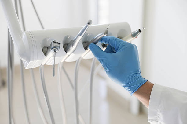 Professional Emergency Dentist technician working in Corinth, TX